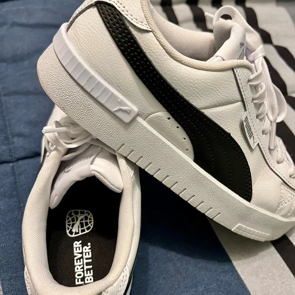 Puma - Picture 1 of 3